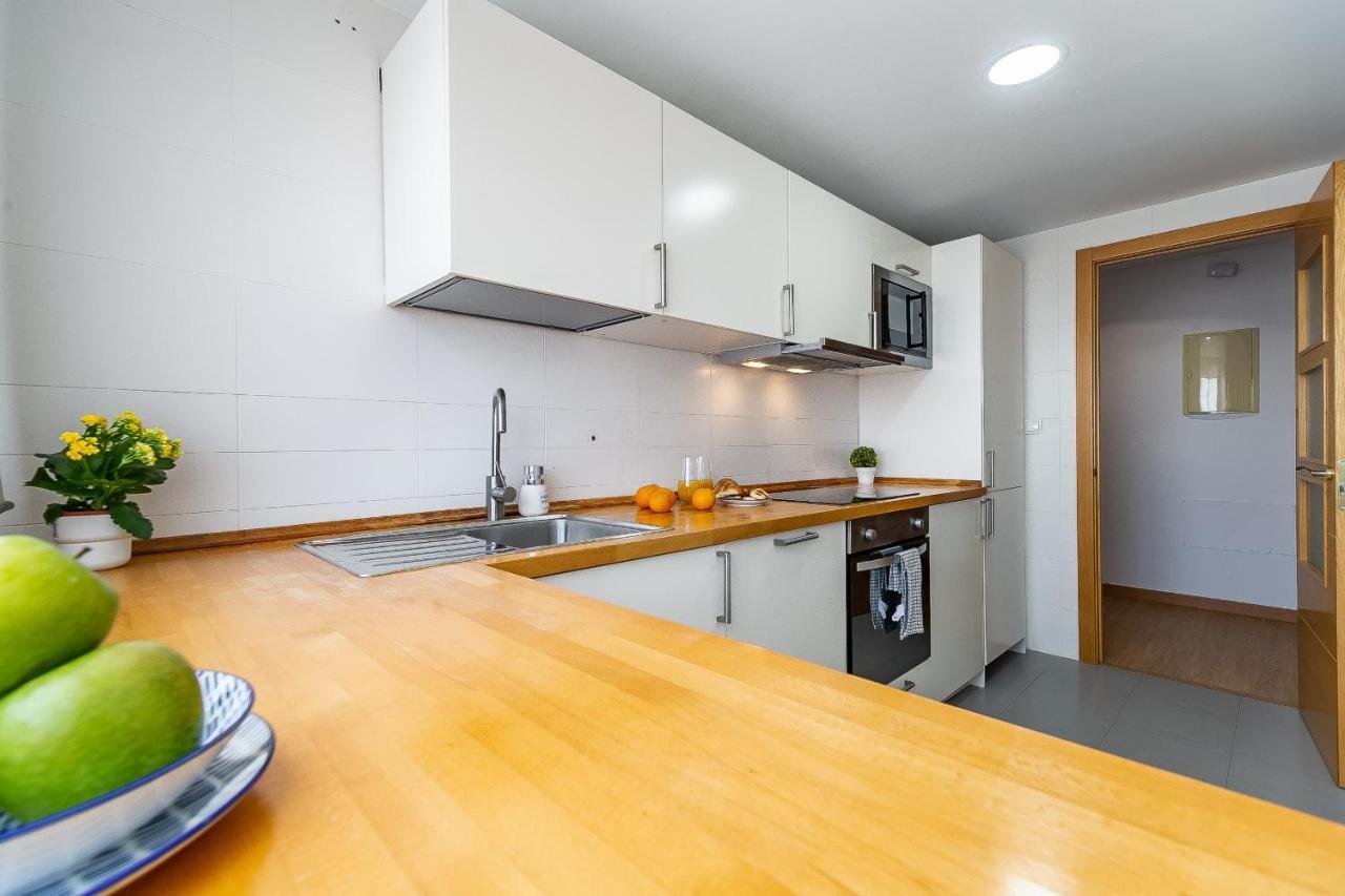 Modern Beach Apartment Valparaiso With Parking Málaga Eksteriør billede