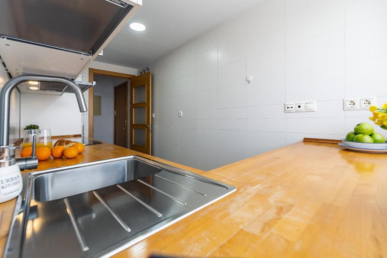 Modern Beach Apartment Valparaiso With Parking Málaga Eksteriør billede